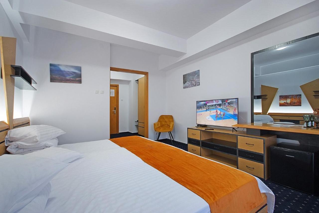 Complex Panoramic Hotel Slanic Moldova Exterior photo